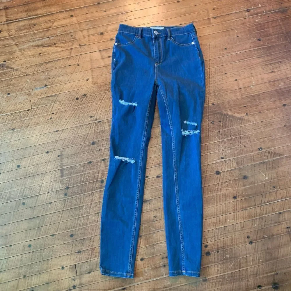Free People W26R distressed medium wash skinny jeans